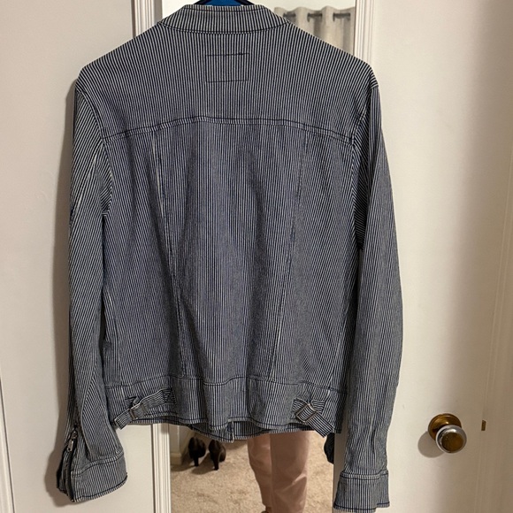 Banana Republic Navy and White Striped Jean Jacket - Picture 4 of 6